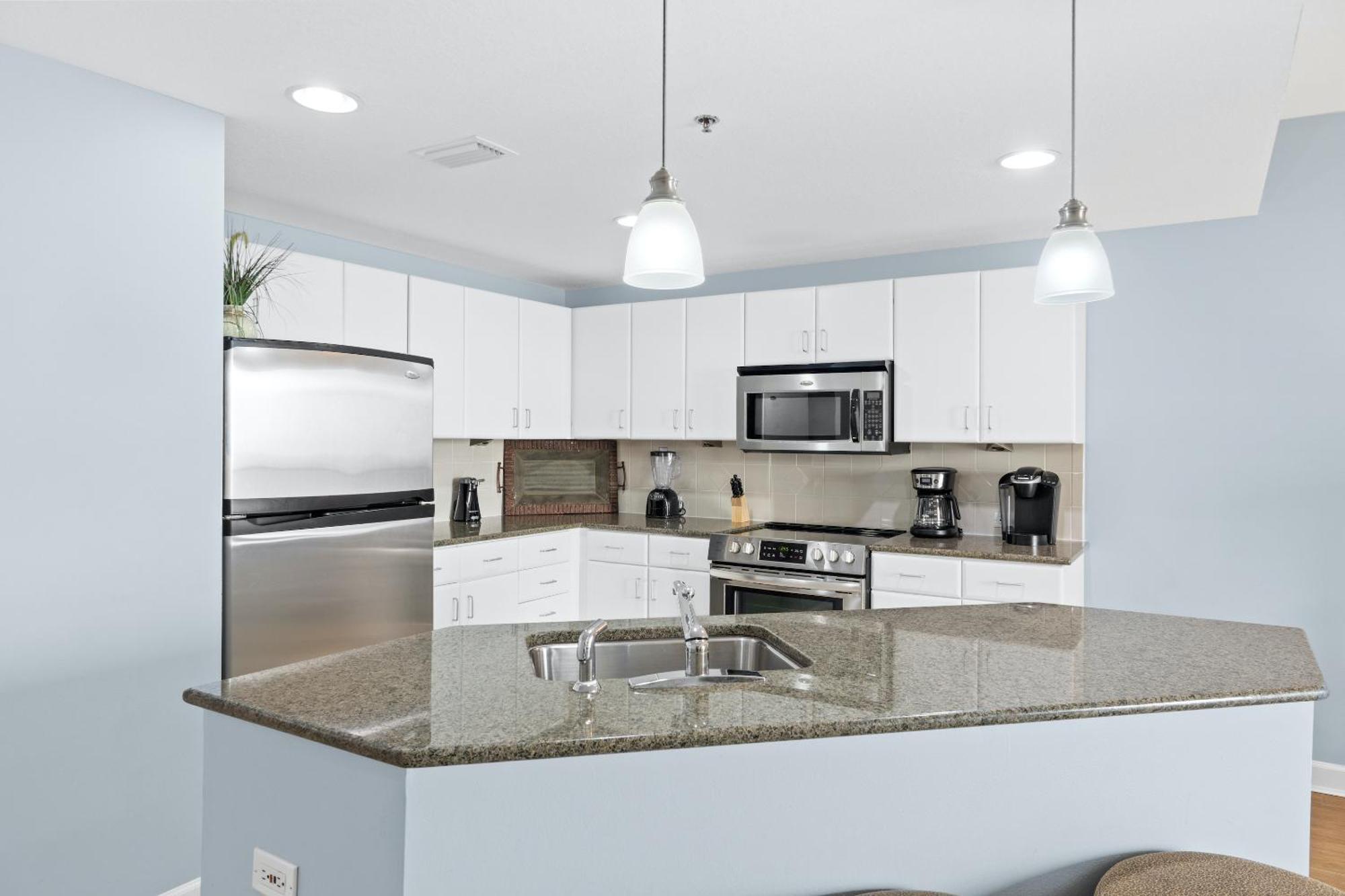 Grand Panama Beach Resort Pet Friendly Rentals By Panhandle Getaways Panama City Beach Room photo