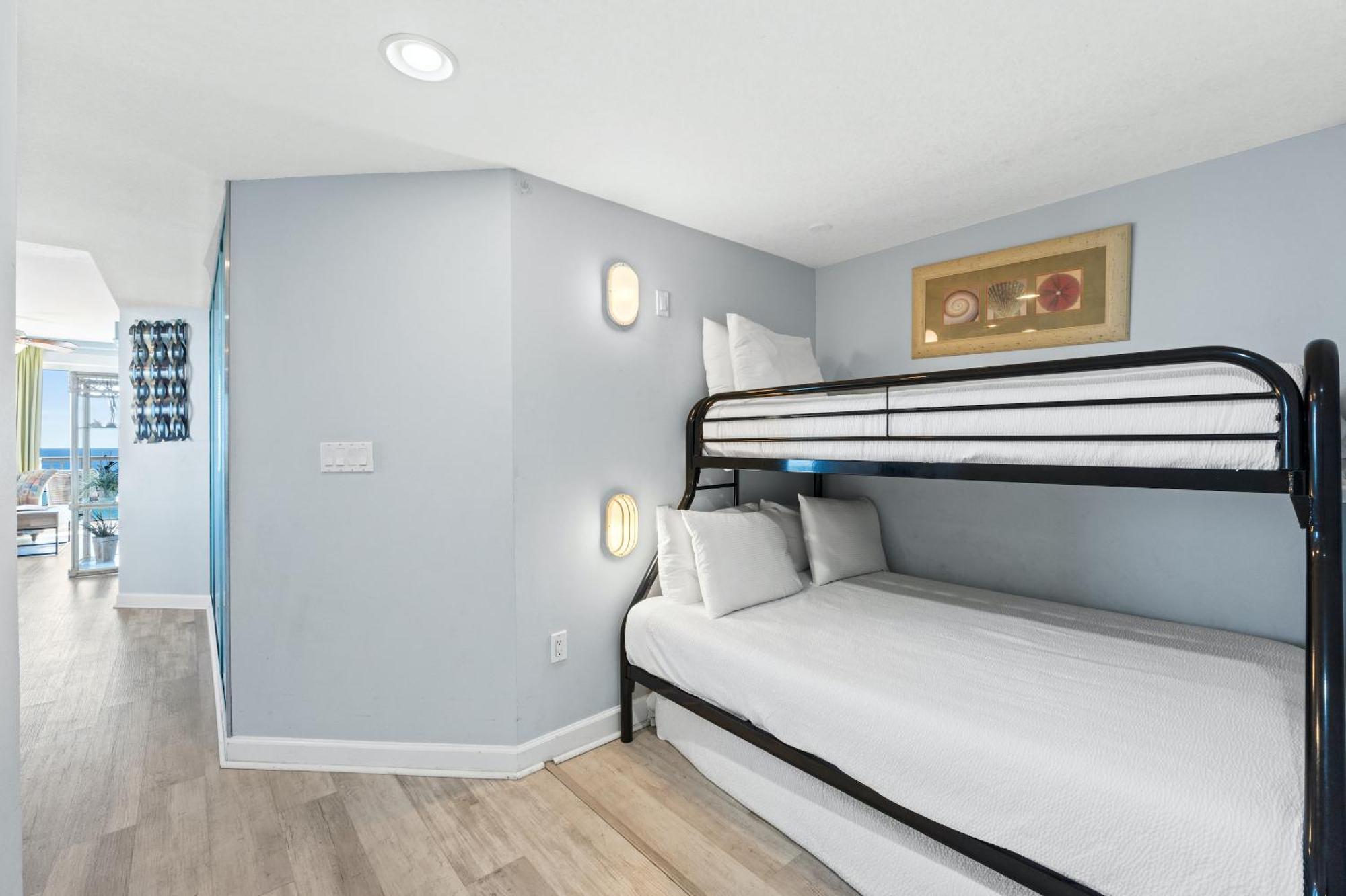 Grand Panama Beach Resort Pet Friendly Rentals By Panhandle Getaways Panama City Beach Room photo