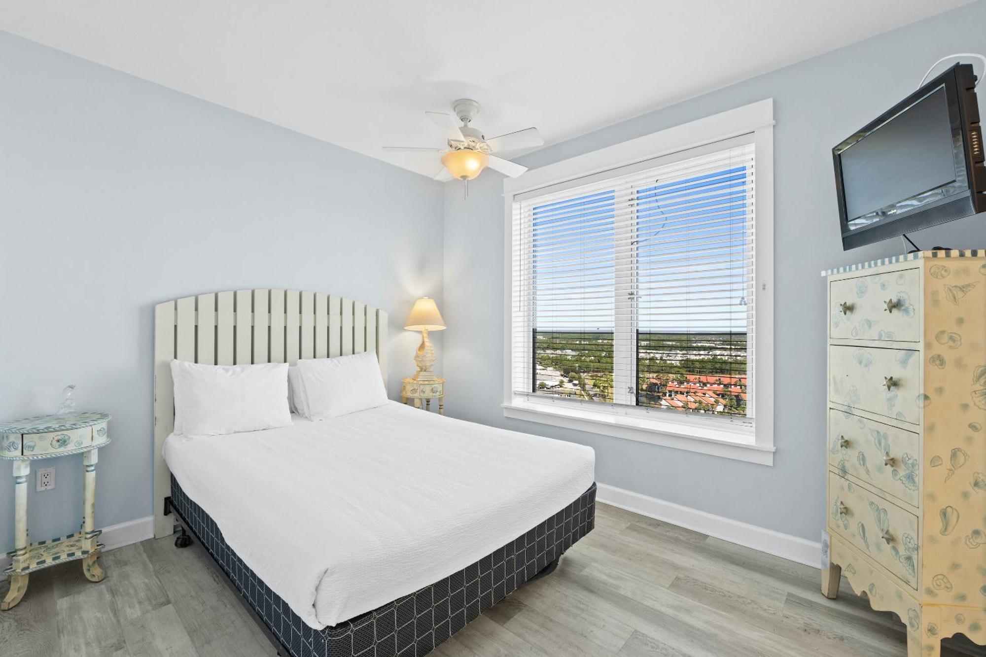 Grand Panama Beach Resort Pet Friendly Rentals By Panhandle Getaways Panama City Beach Room photo