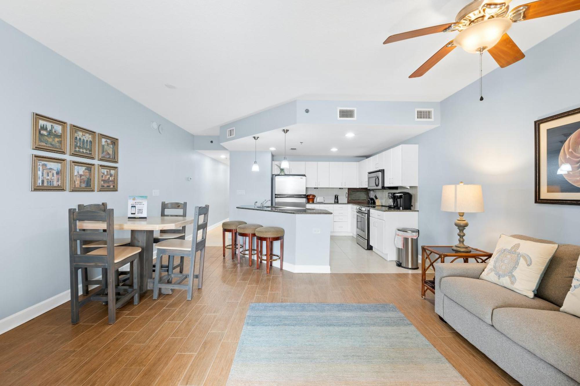 Grand Panama Beach Resort Pet Friendly Rentals By Panhandle Getaways Panama City Beach Room photo