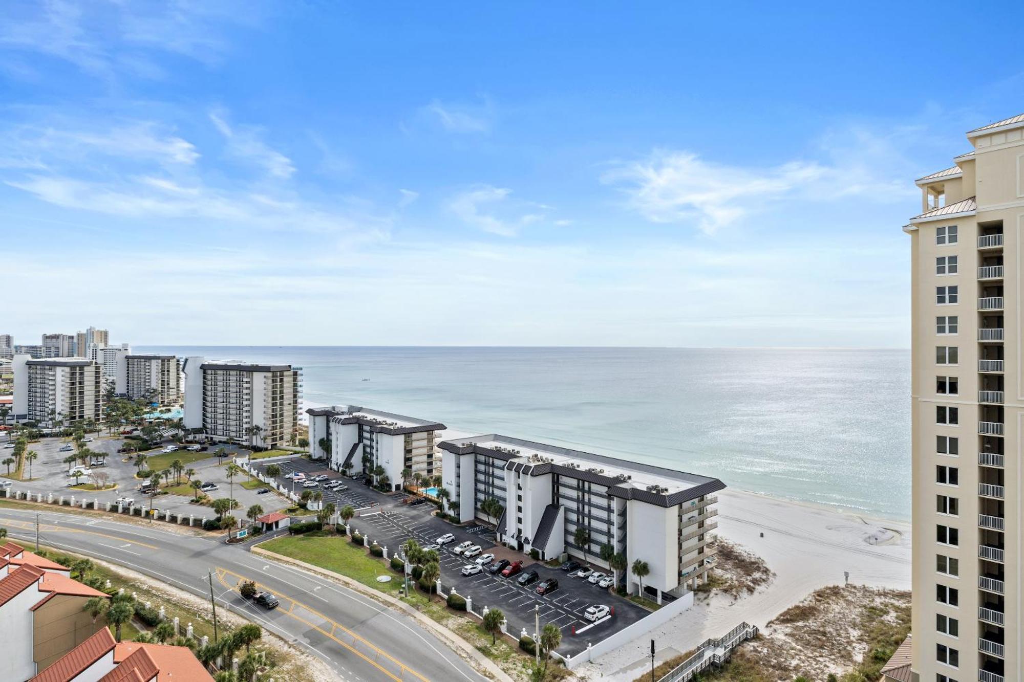 Grand Panama Beach Resort Pet Friendly Rentals By Panhandle Getaways Panama City Beach Room photo