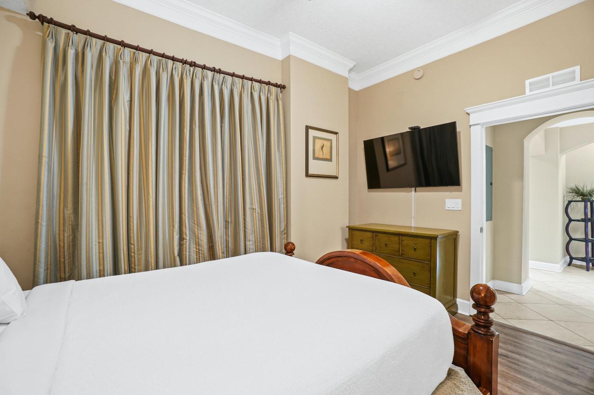 Grand Panama Beach Resort Pet Friendly Rentals By Panhandle Getaways Panama City Beach Room photo