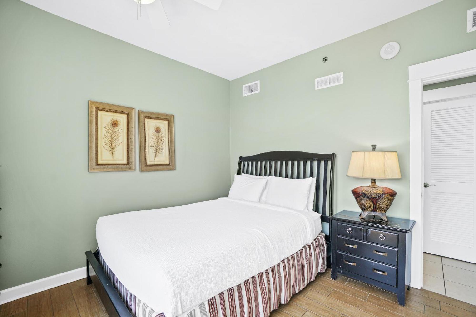 Grand Panama Beach Resort Pet Friendly Rentals By Panhandle Getaways Panama City Beach Room photo