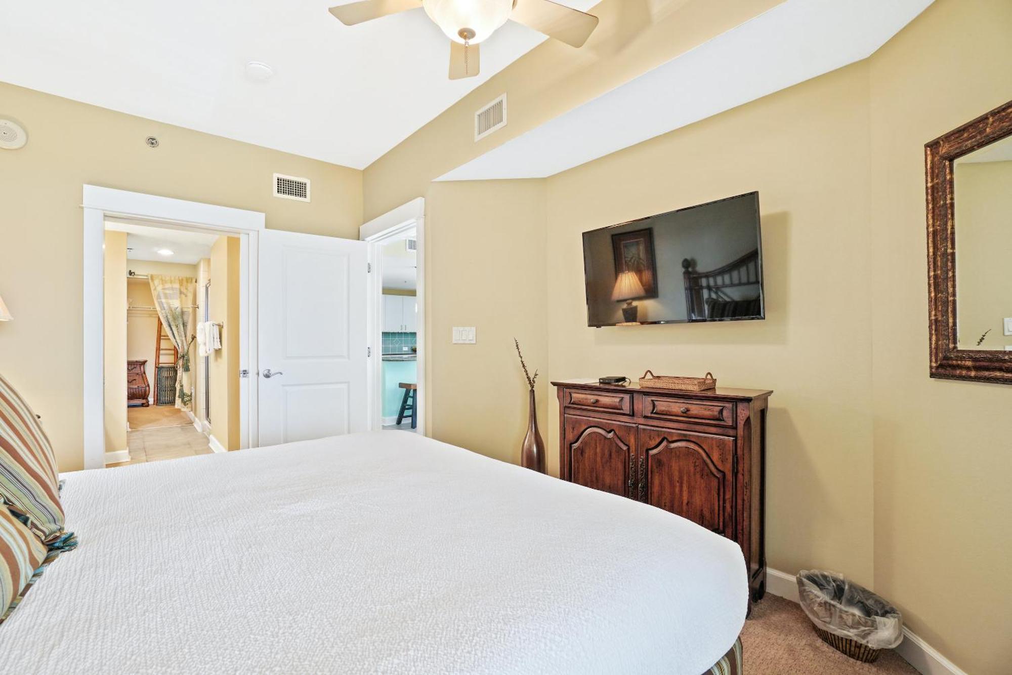 Grand Panama Beach Resort Pet Friendly Rentals By Panhandle Getaways Panama City Beach Room photo