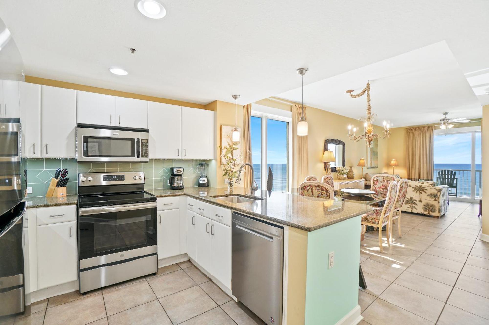 Grand Panama Beach Resort Pet Friendly Rentals By Panhandle Getaways Panama City Beach Room photo